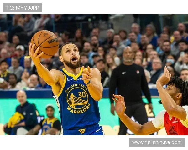 开拓者勇士巅峰之战年轻锋芒对决老牌强队谁能笑到最后