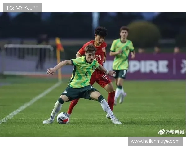 国足新星闪耀国际赛场助球队逆转取胜掀起全国足球热潮