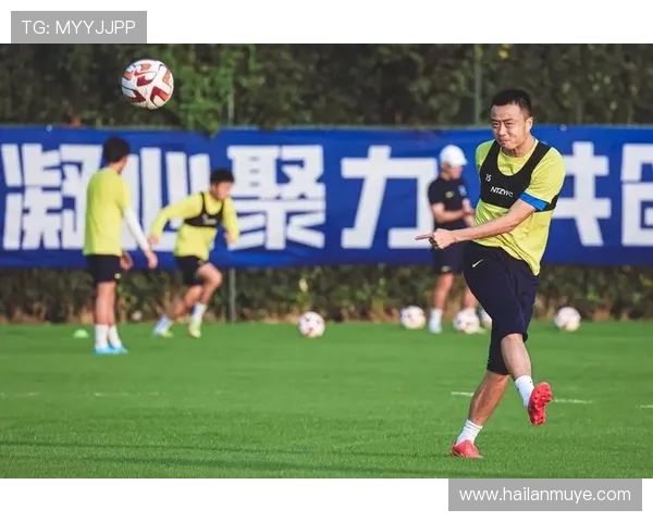 南通支云全力备战新赛季展现球队凝聚力与奋进精神打造城市足球新名片