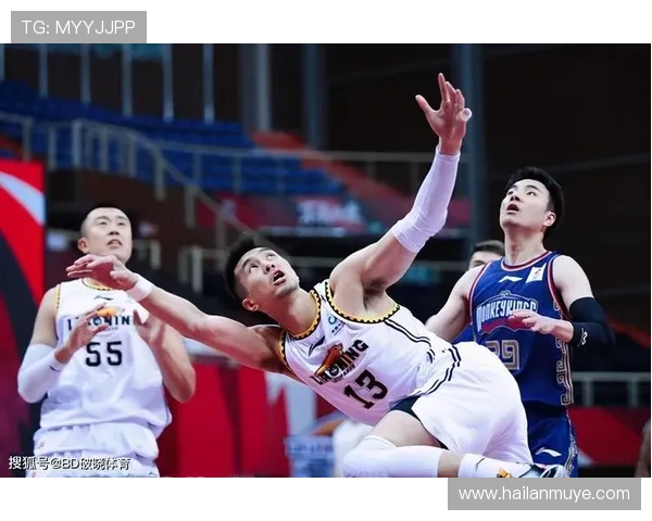 同曦与辽宁精彩对决回放分析赛场亮点与战术解析